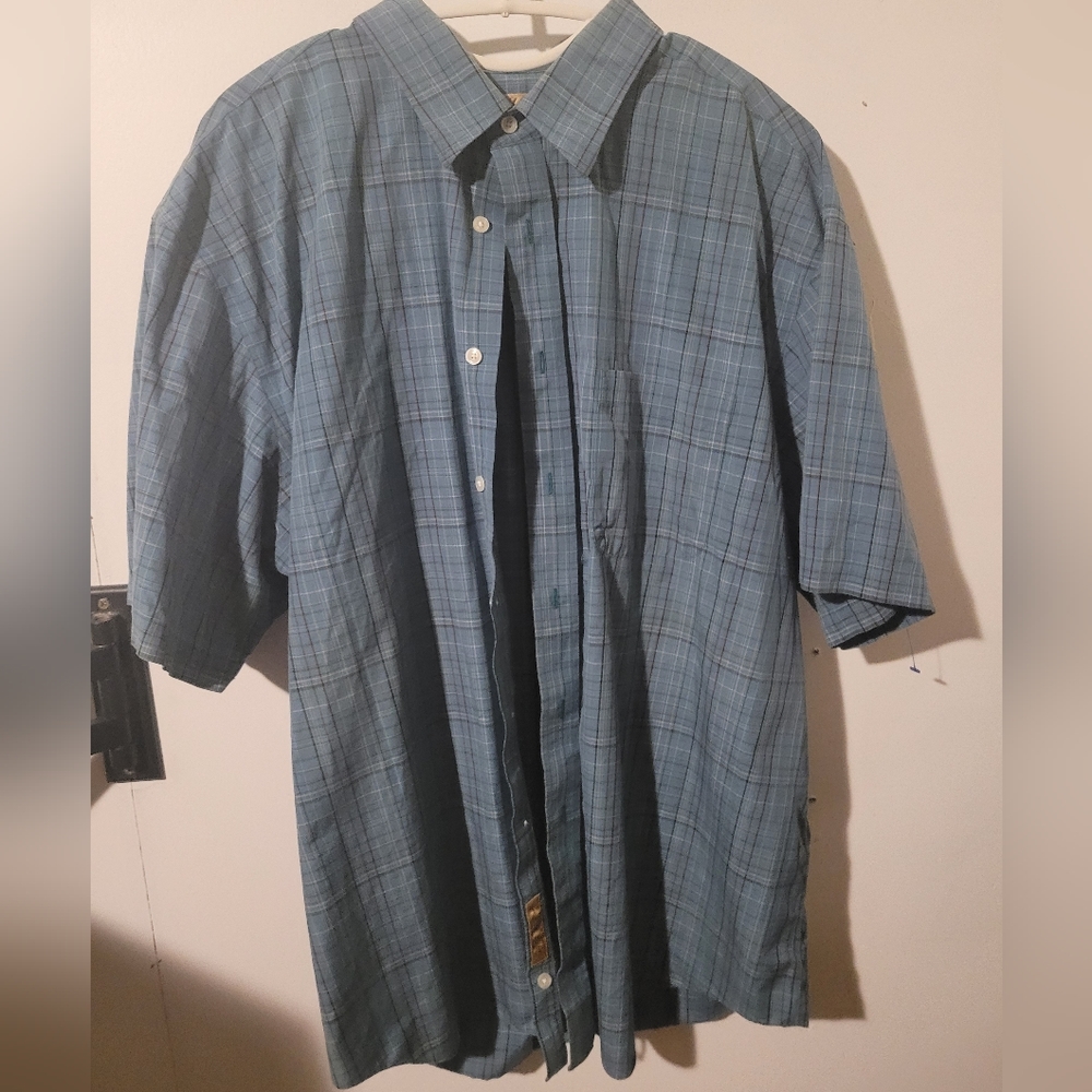 Roundtree And Yorke Gold Label Men's Button Up Shirt